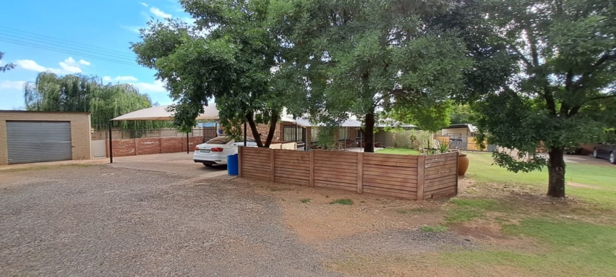 15 Bedroom Property for Sale in Kellys View Free State